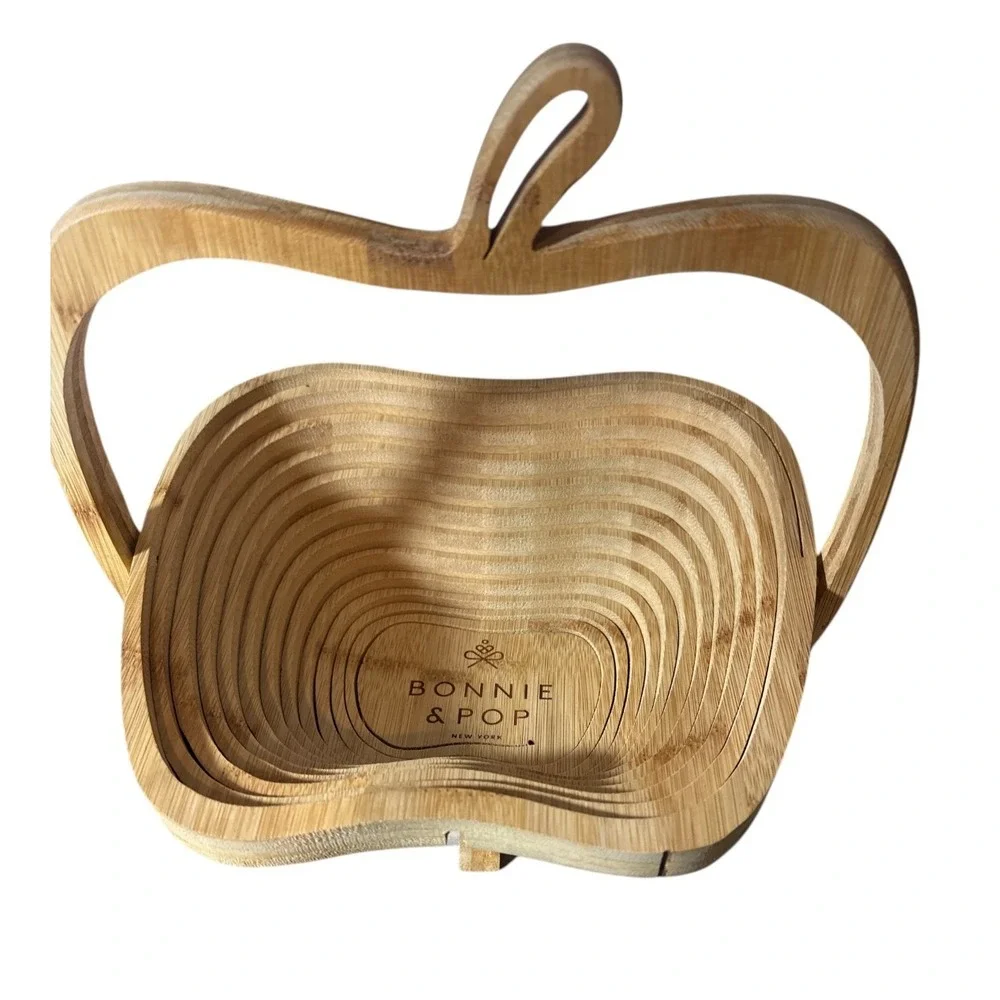 Bonnie & Pop Collapsible Wooden Fruit Bowl, Cutting Board,‎ Trivet, Apple Shaped